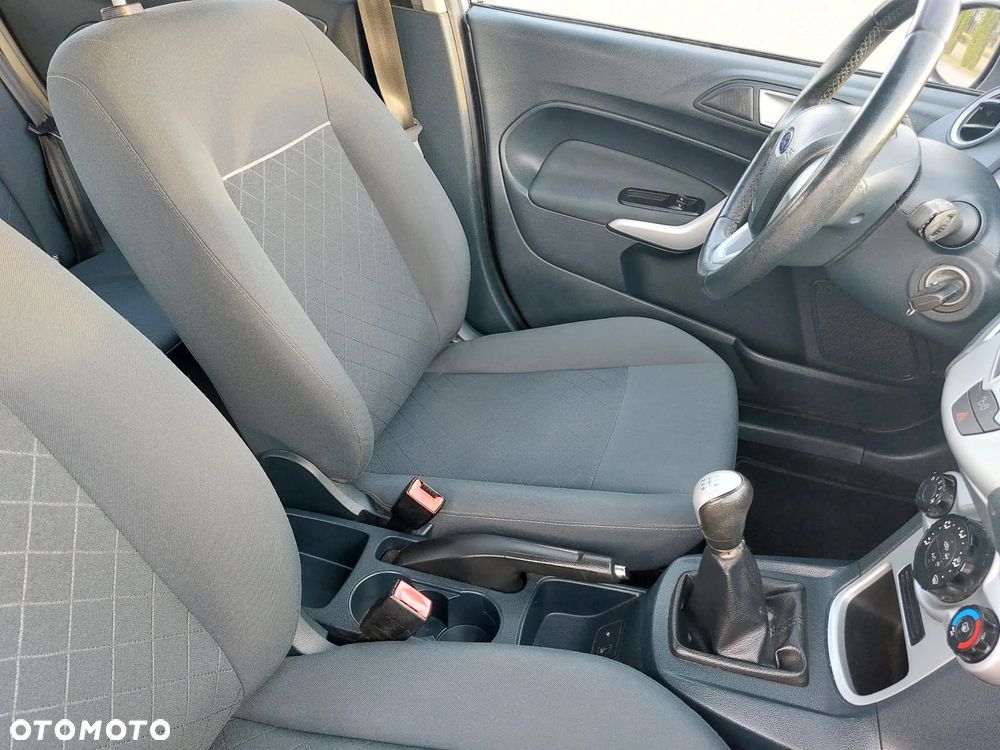 Ford Fiesta - 15