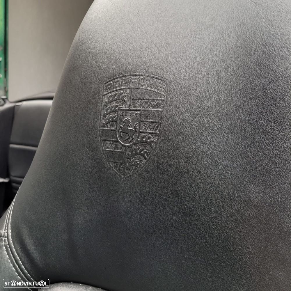 Porsche 911 (996) Carrera 4 S - 12