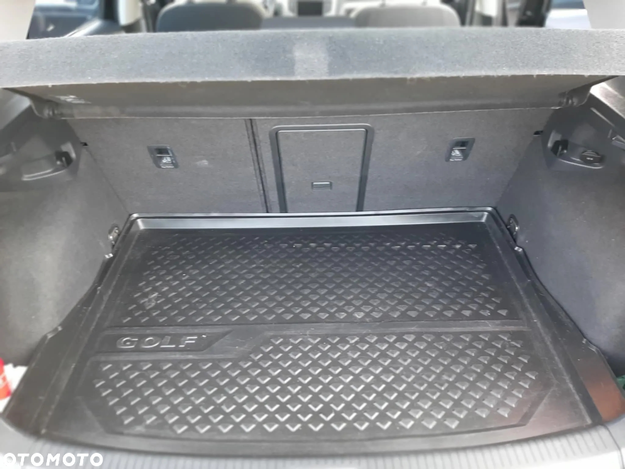 Volkswagen Golf - 11