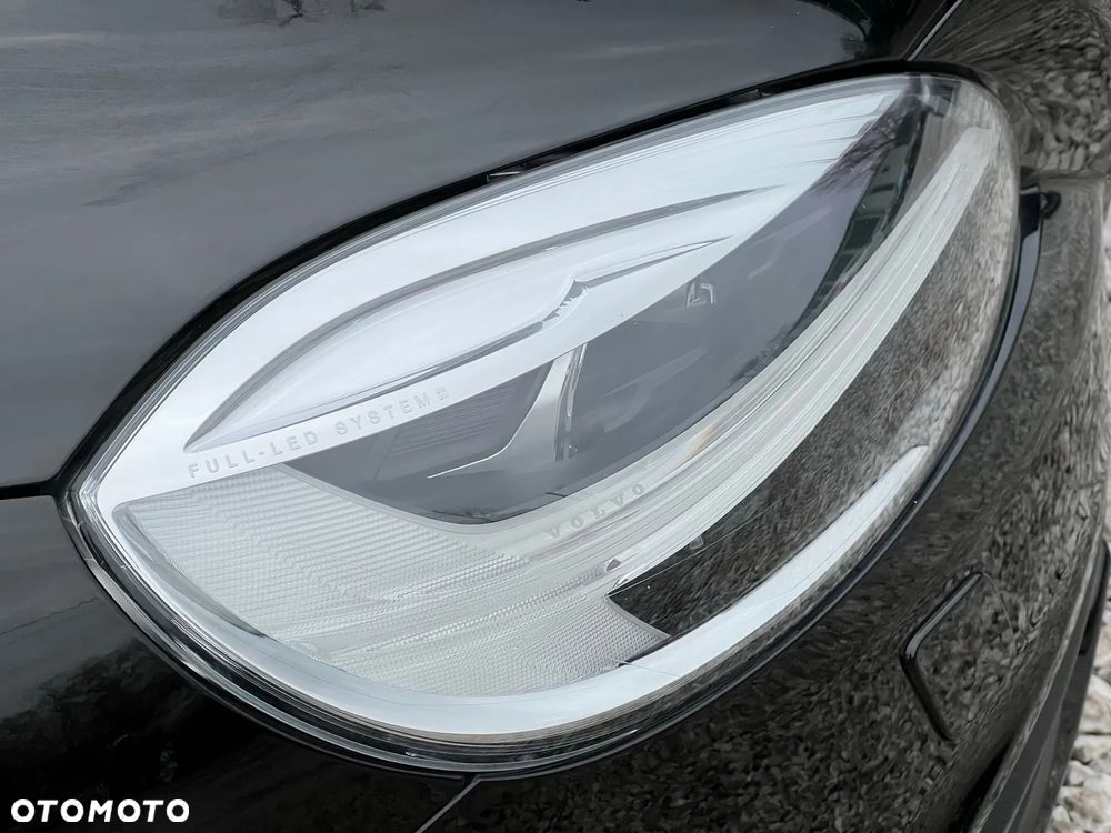 Volvo V40 Cross Country - 24