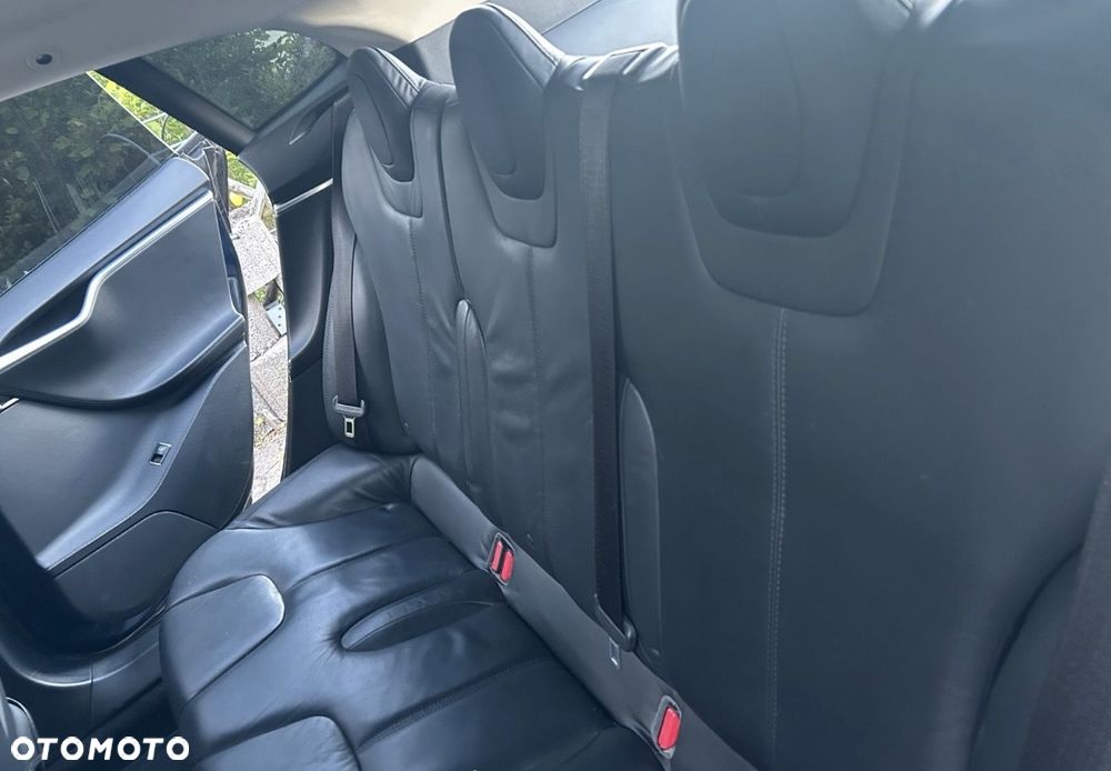 Tesla Model S Standard - 8