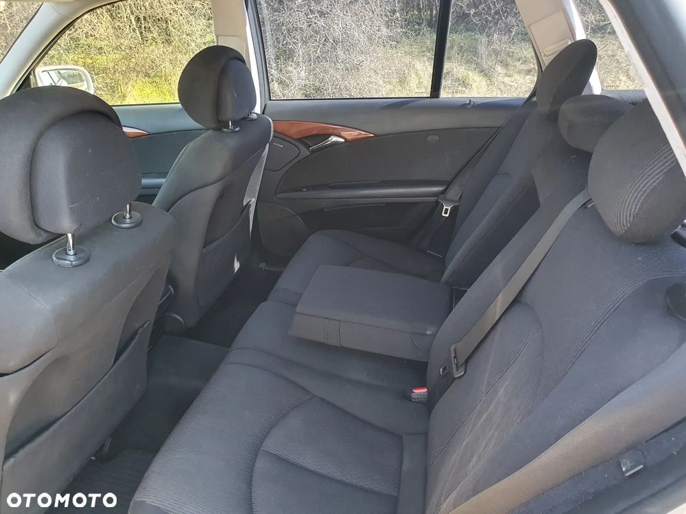 Mercedes-Benz Klasa E 200 Kompressor Automatik Elegance - 40