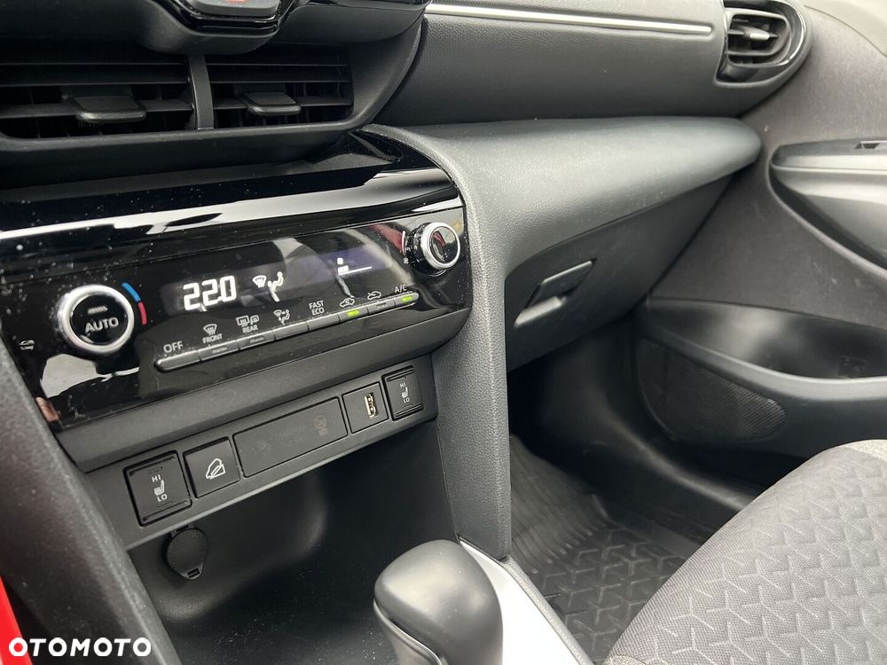 Toyota Yaris Cross Hybrid 1.5 Comfort 4x4 - 19