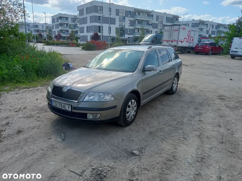 Skoda Octavia 1.6 Ambiente - 1