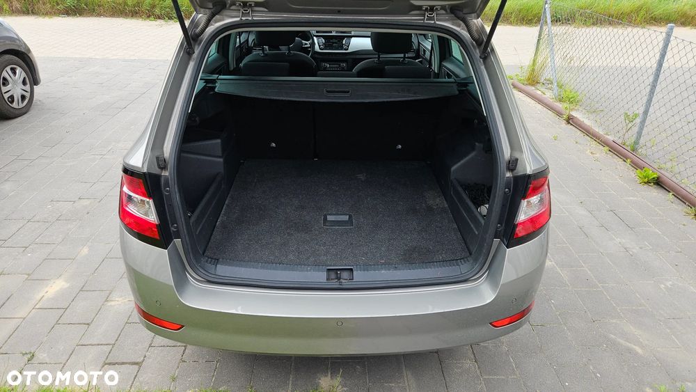 Skoda Fabia 1.0 TSI Drive - 5