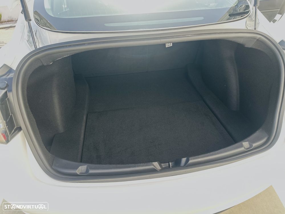 Tesla Model 3 Standard Range Plus RWD - 32