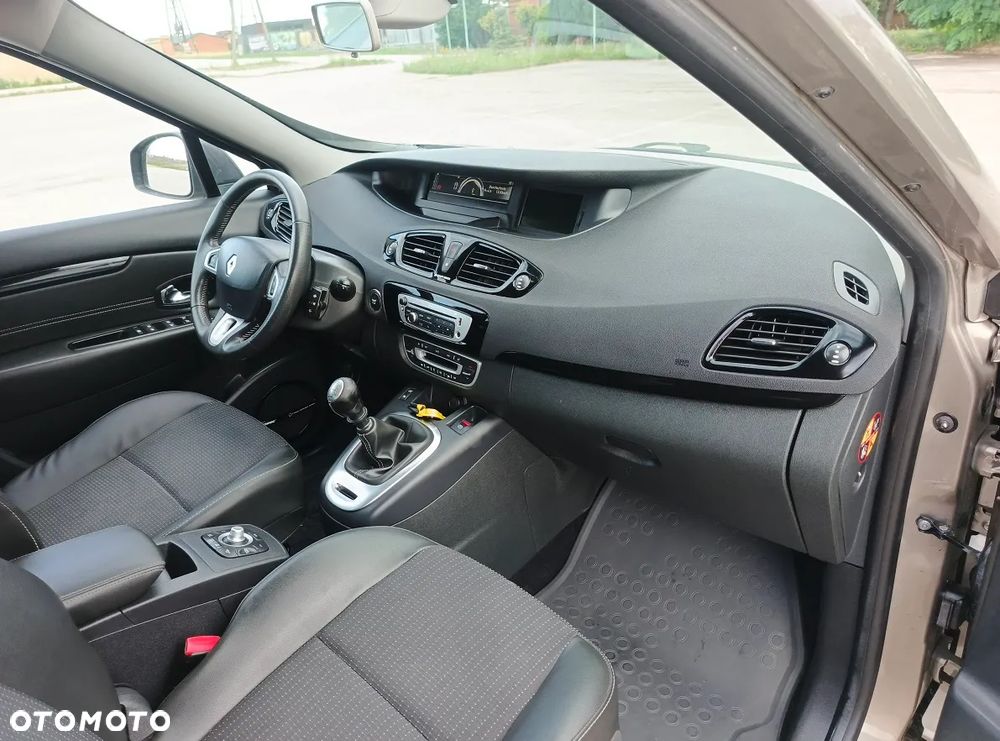 Renault Scenic Energy dCi 130 Euro 6 S&S Xmod Bose Edition - 15