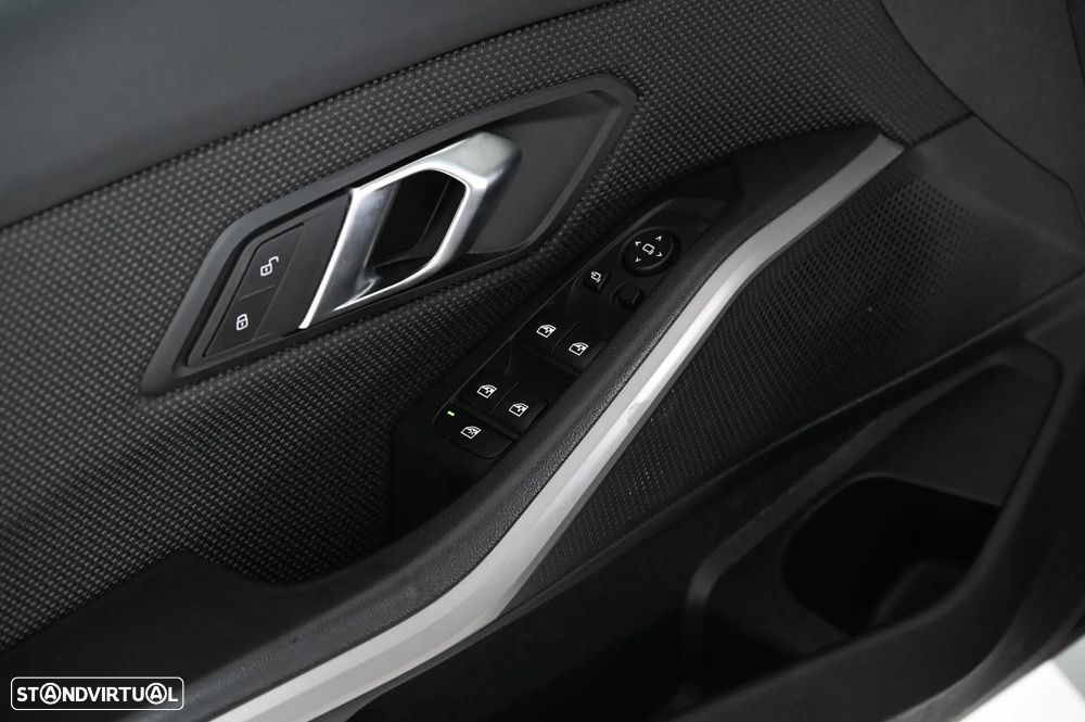 BMW 318 d Auto - 28