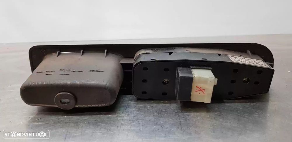 COMANDO ELEVADOR DE VIDRO FRONTAL ESQUERDO KIA CARENS I 2001 -OK2CY66350A - 2
