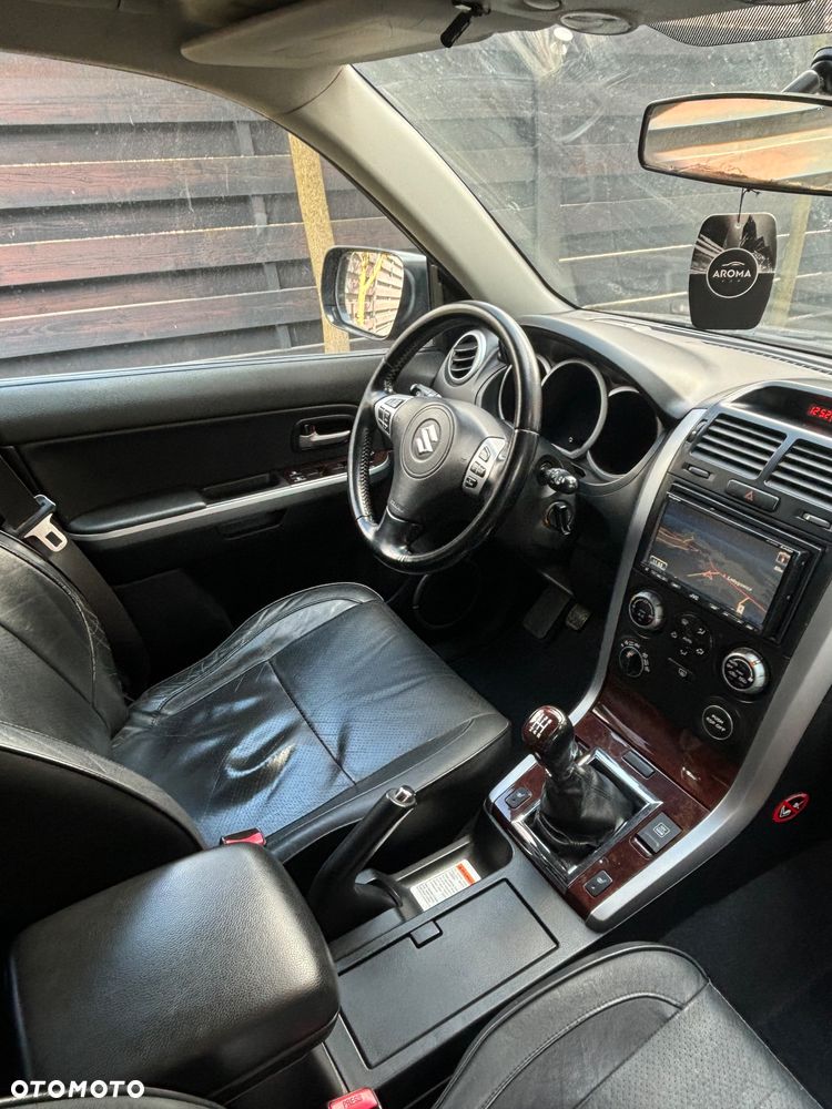 Suzuki Grand Vitara 2.0 De luxe - 17