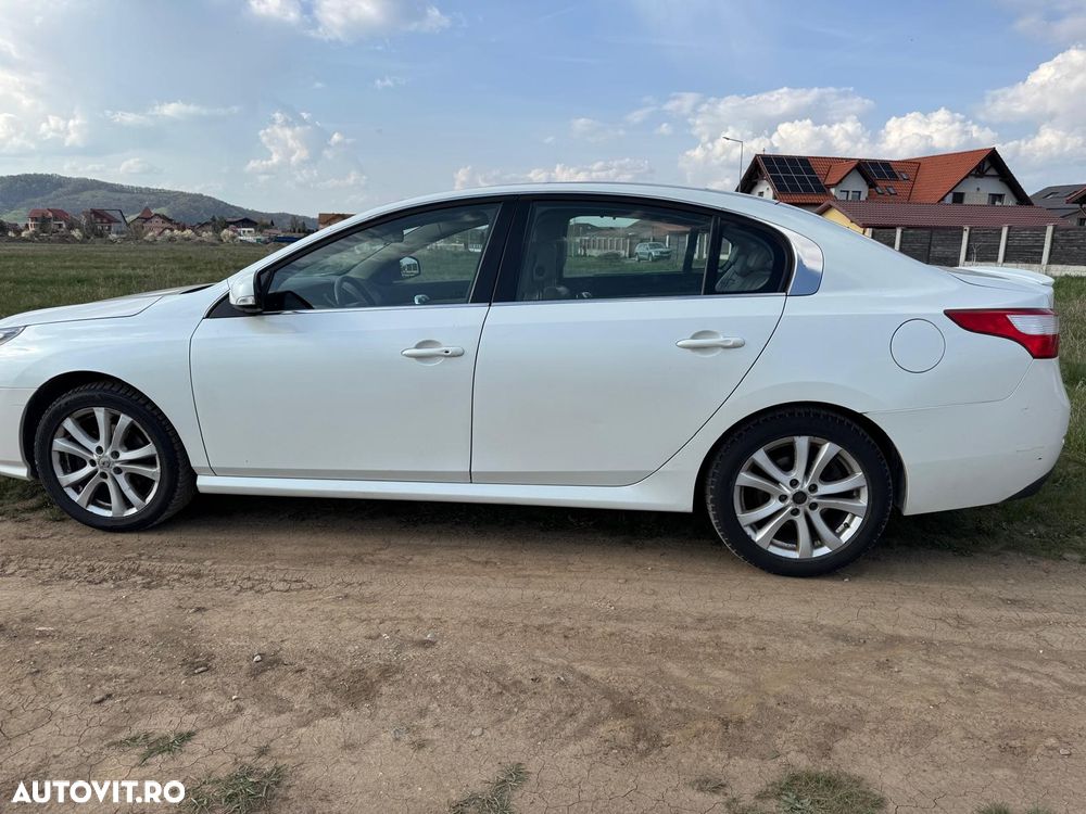 Renault Latitude 2.0 dCi Luxury CVA - 5