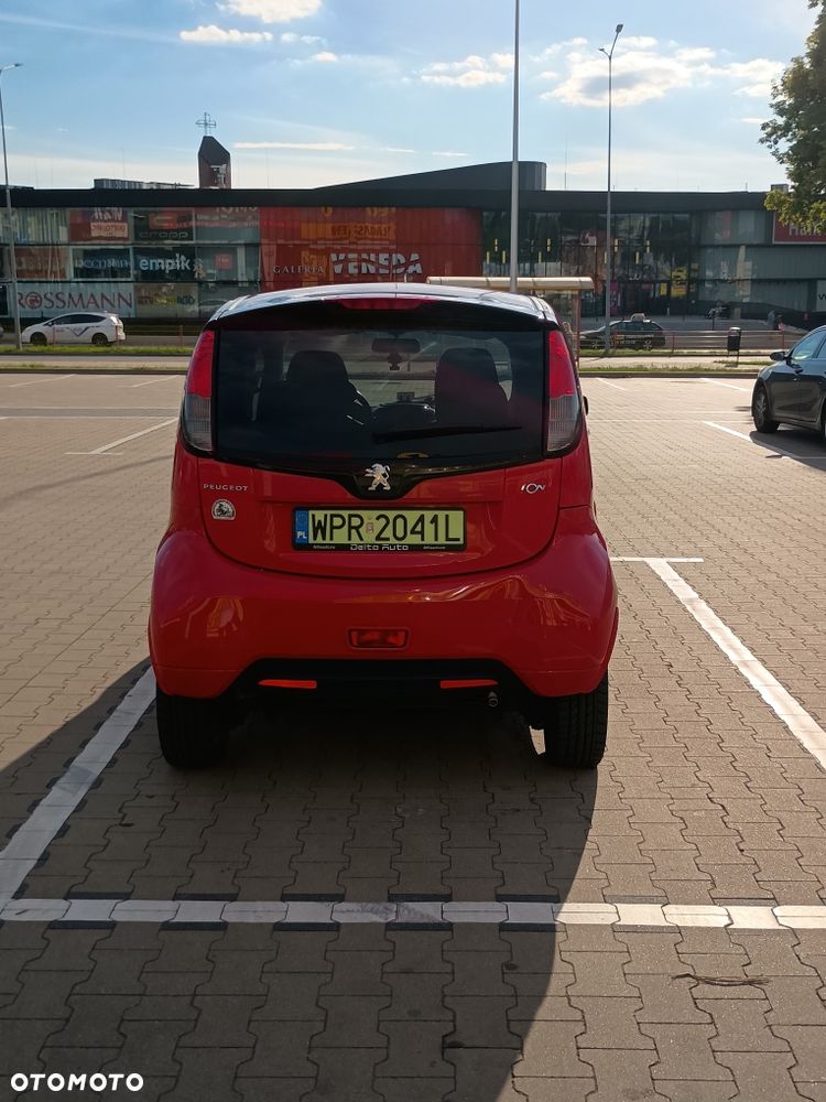 Peugeot iOn - 4