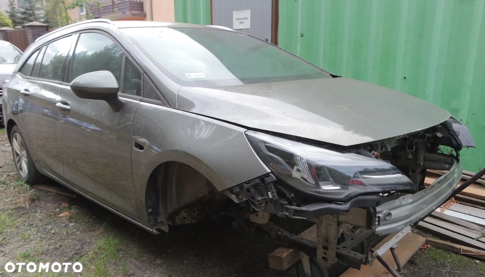 Opel Astra 2020 photo 2
