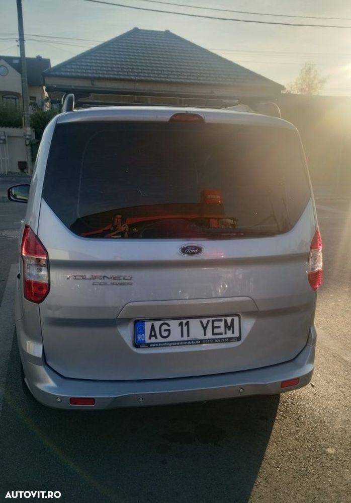 Ford Tourneo Courier 1.5 TDCi Ambiente - 6
