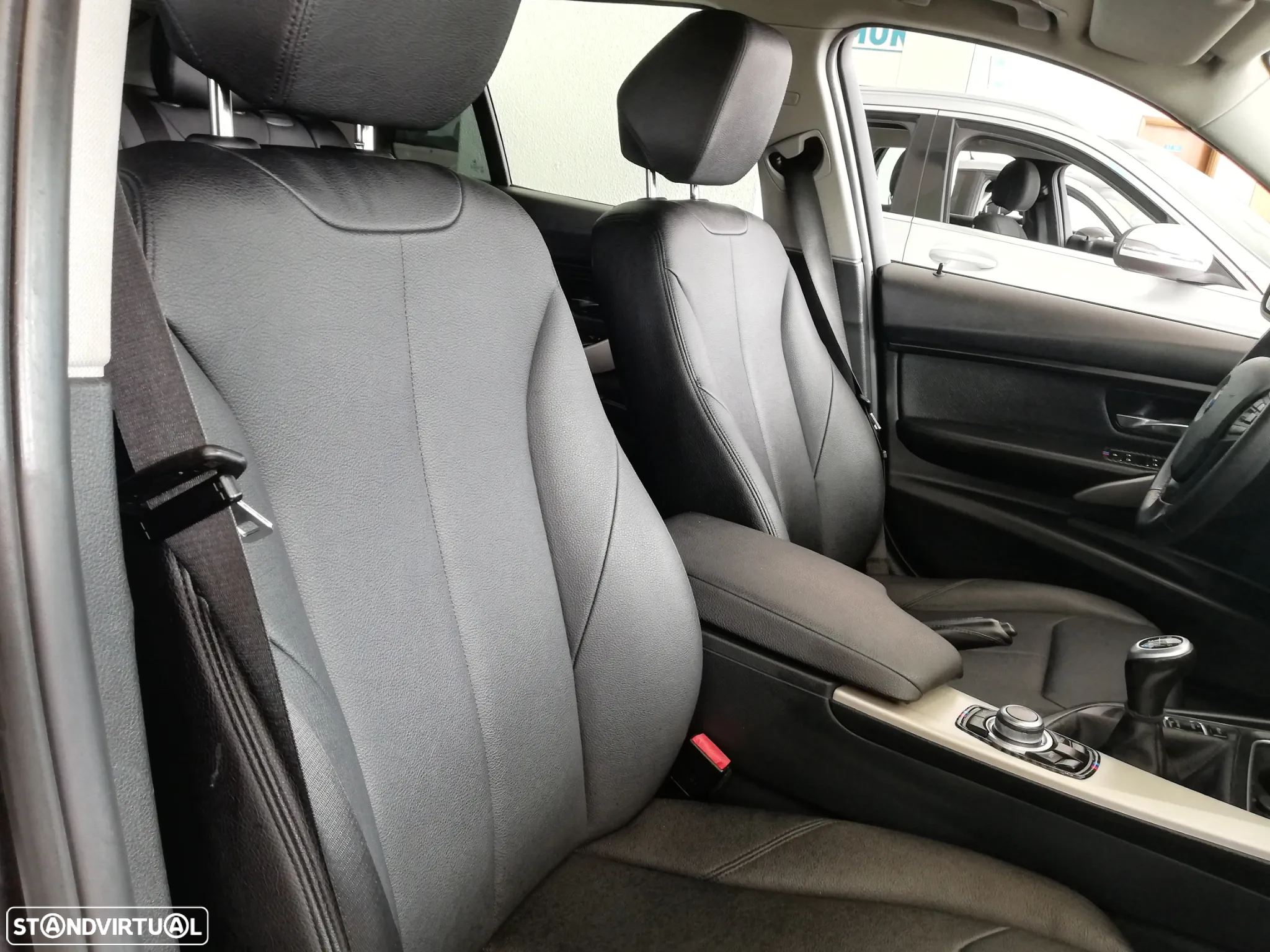 BMW 318 d Touring - 10