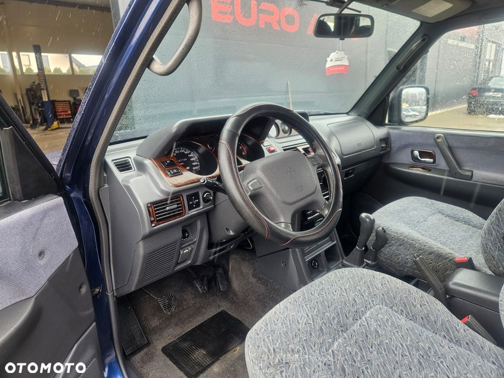 Mitsubishi Pajero - 8