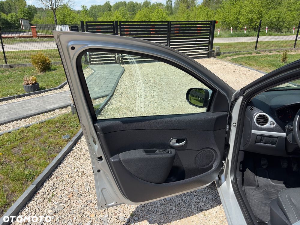 Renault Clio - 13