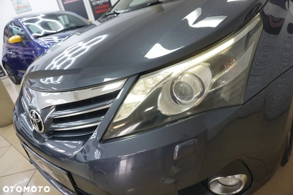 Toyota Avensis 1.8 Life - 11