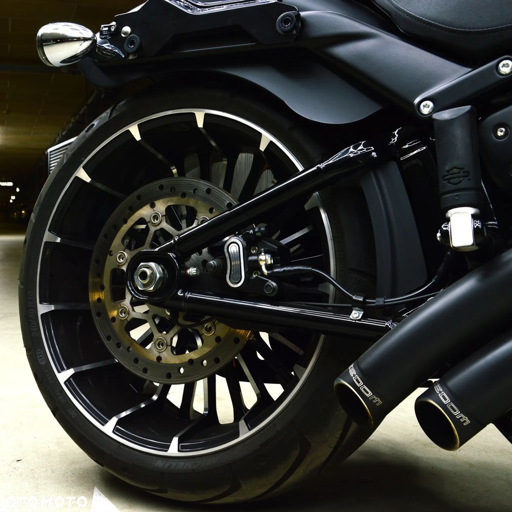 Harley-Davidson Softail Breakout - 5