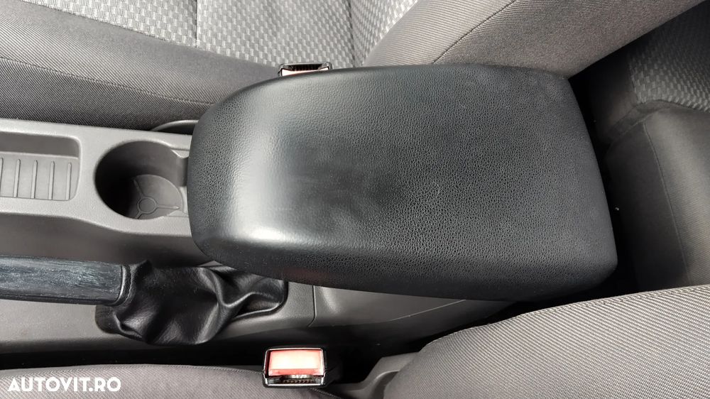 Ford Focus 1.6 16V Titanium - 23