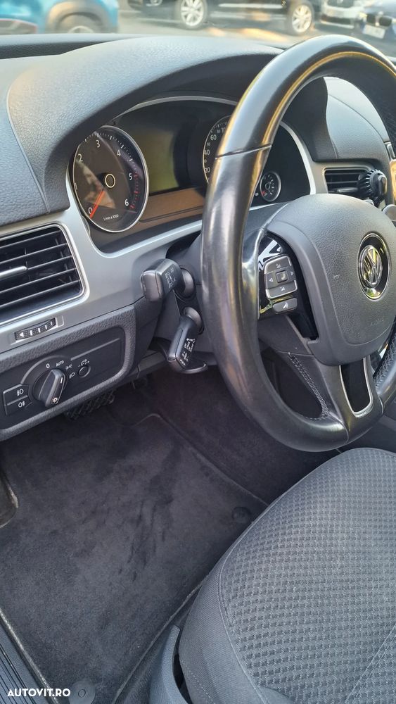 Volkswagen Touareg 3.0 V6 TDI BMT - 11