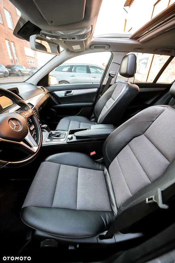 Mercedes-Benz Klasa C - 32