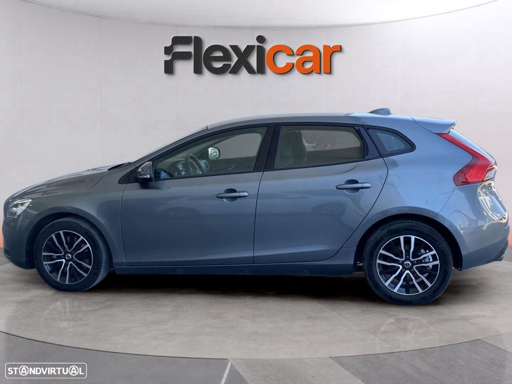 Volvo V40 2.0 D3 Momentum Geartronic - 4