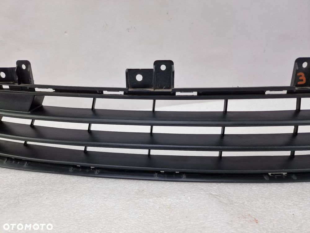 OPEL ASTRA K V LIFT 18- KRATKA ŚRODKOWA ZDERZAKA PRZEDNIEGO PRZÓD , NR 39130495 , NR AUKCJI KR370 - 4