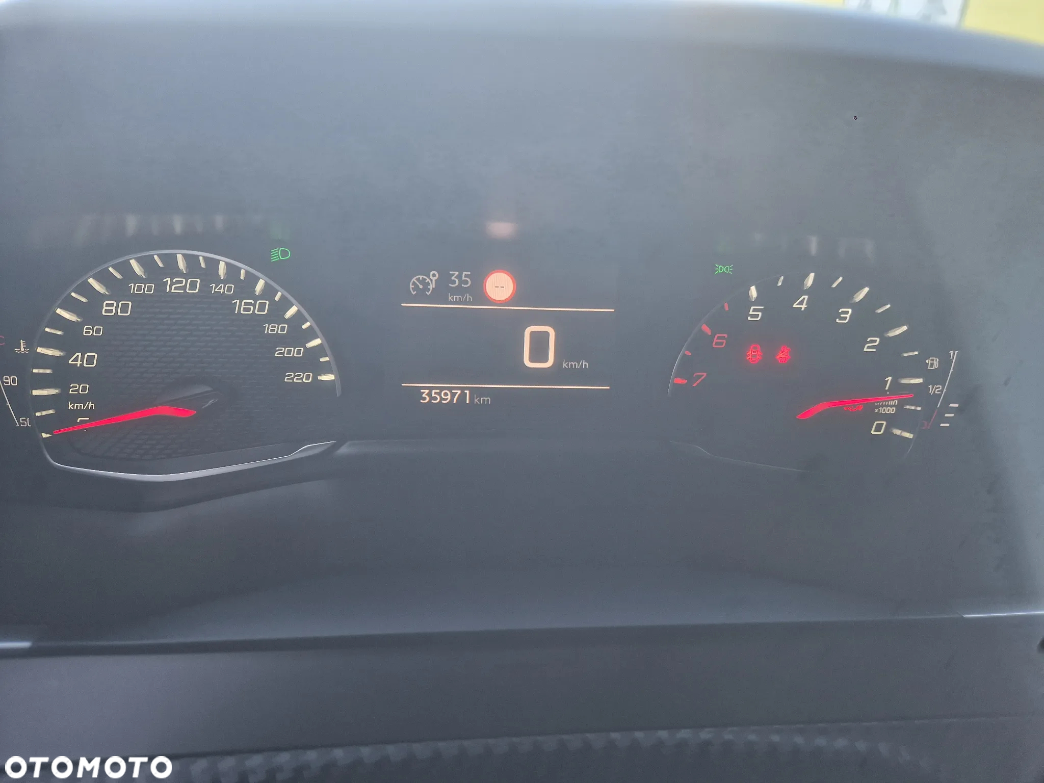 Peugeot 2008 PureTech 100 Allure - 17