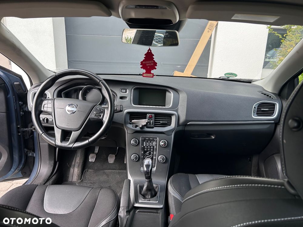 Volvo V40 D2 - 35