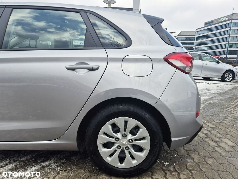Hyundai i30 1.5 DPI Classic + - 18
