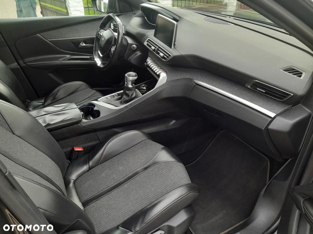 Peugeot 3008 2.0 BlueHDi Active S&S - 11