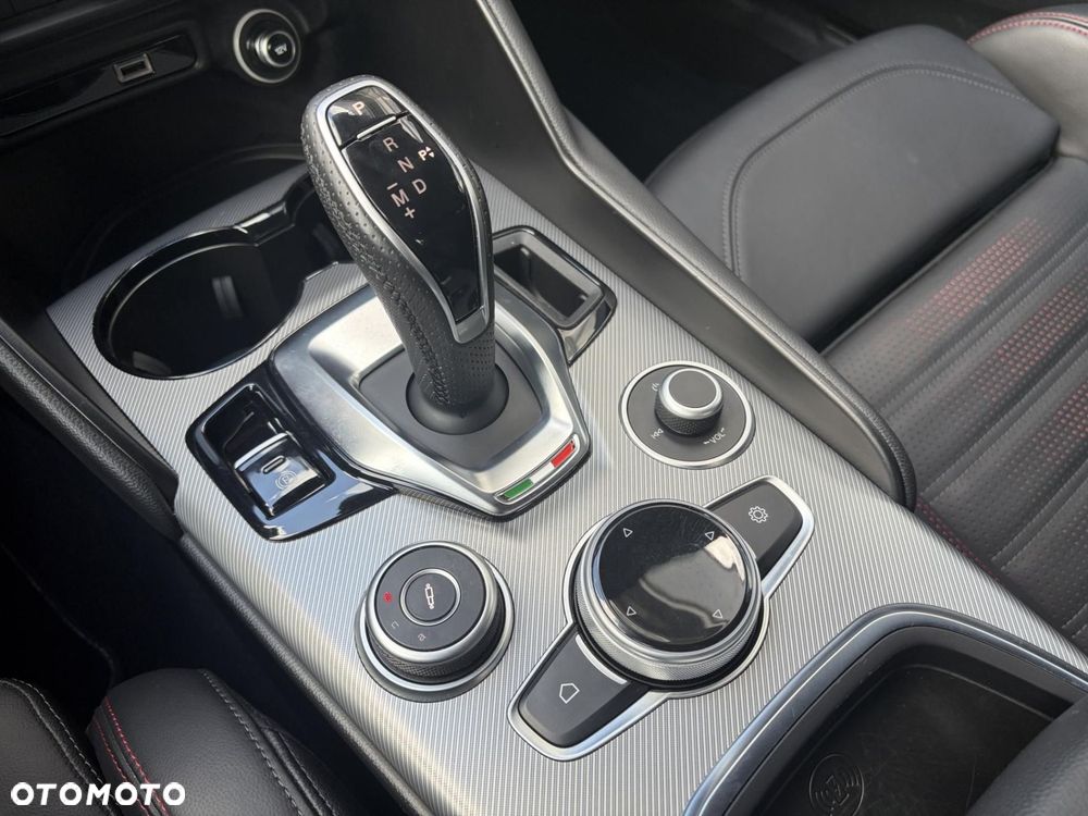 Alfa Romeo Giulia 2.0 Turbo Tributo Italiano Q4 - 23