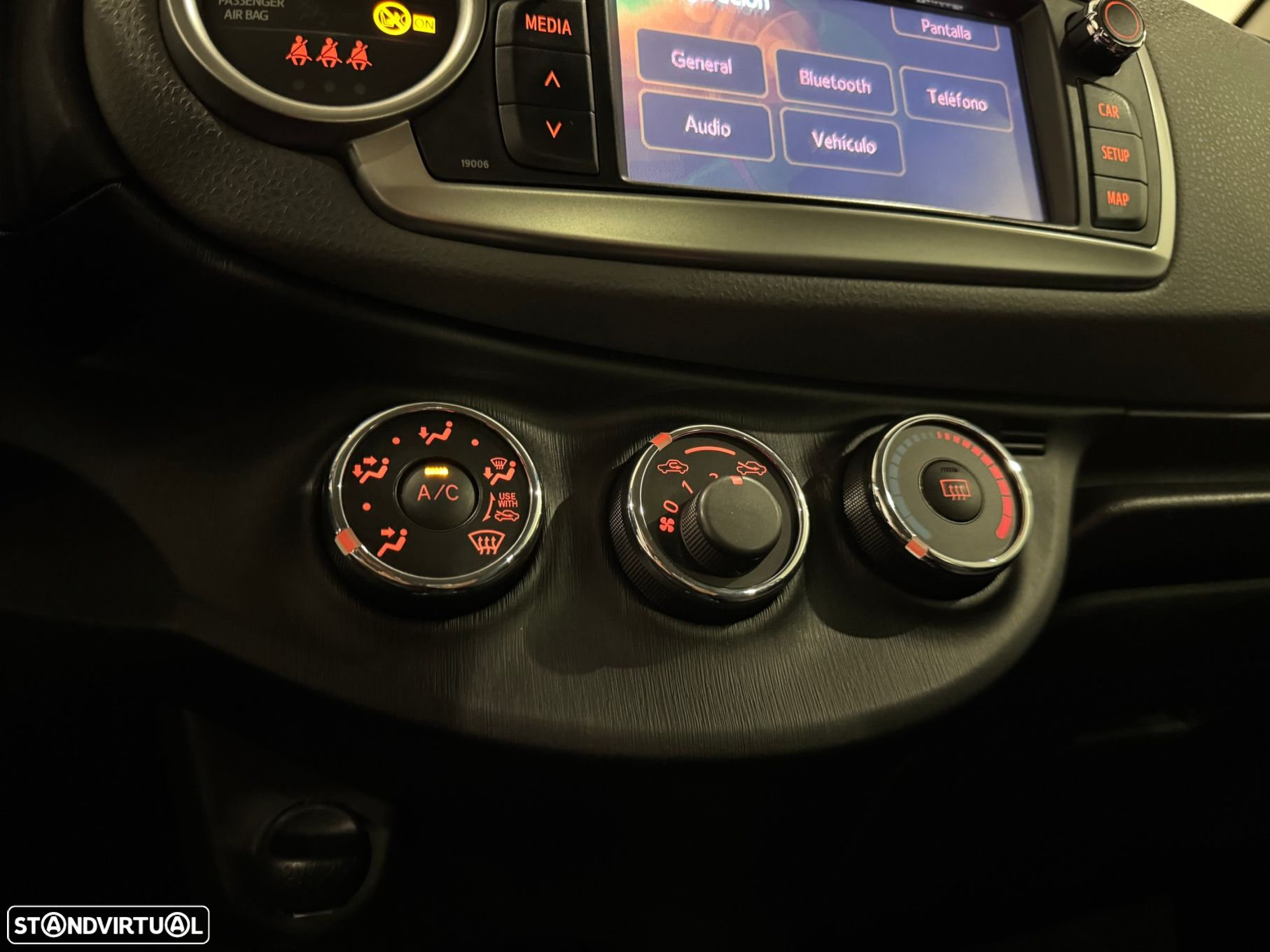 Toyota Yaris 1.4 D-4D ACtive+AC - 37