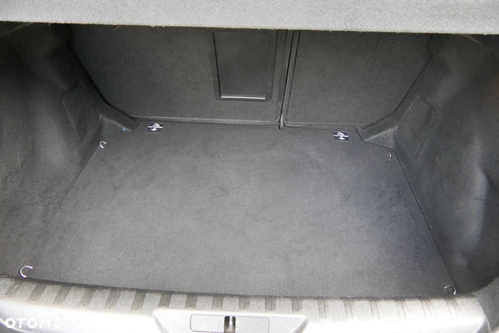Peugeot 308 1.6 BlueHDi Business Line S&S - 32