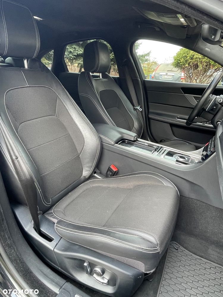 Jaguar XF 25t R-Sport - 9