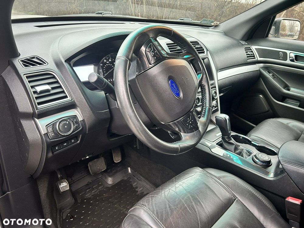 Ford Explorer - 10