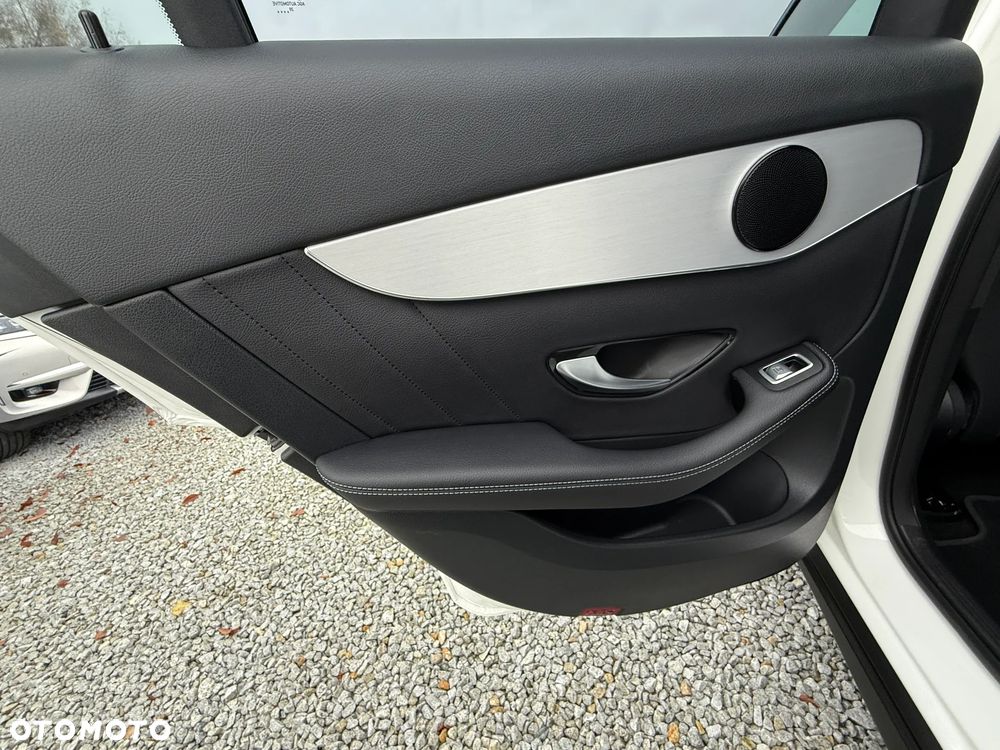 Mercedes-Benz GLC 200 d 4Matic 9G-TRONIC AMG Line - 28