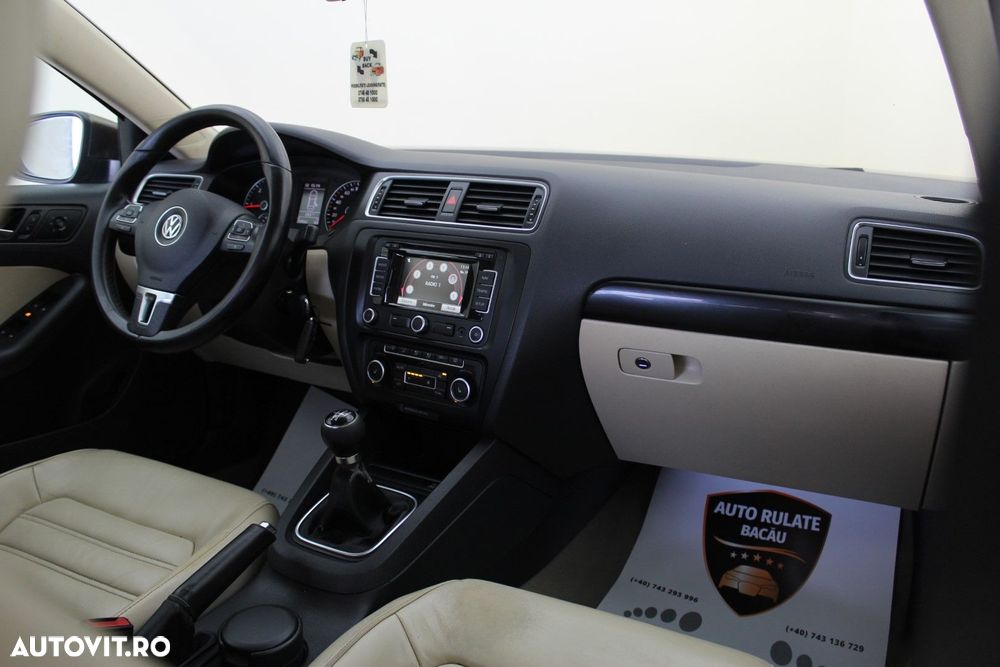 Volkswagen Jetta - 13