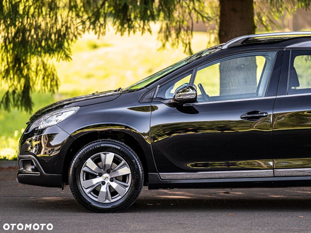 Peugeot 2008 1.2 Pure Tech Allure S&S - 11