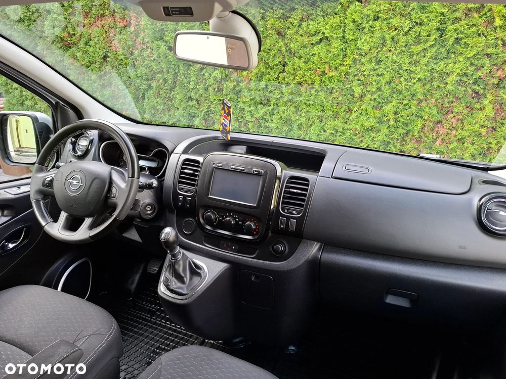 Opel Vivaro - 11