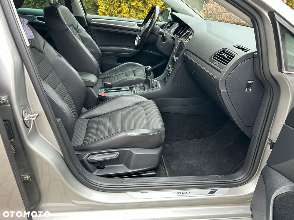 Volkswagen Golf Alltrack - 24