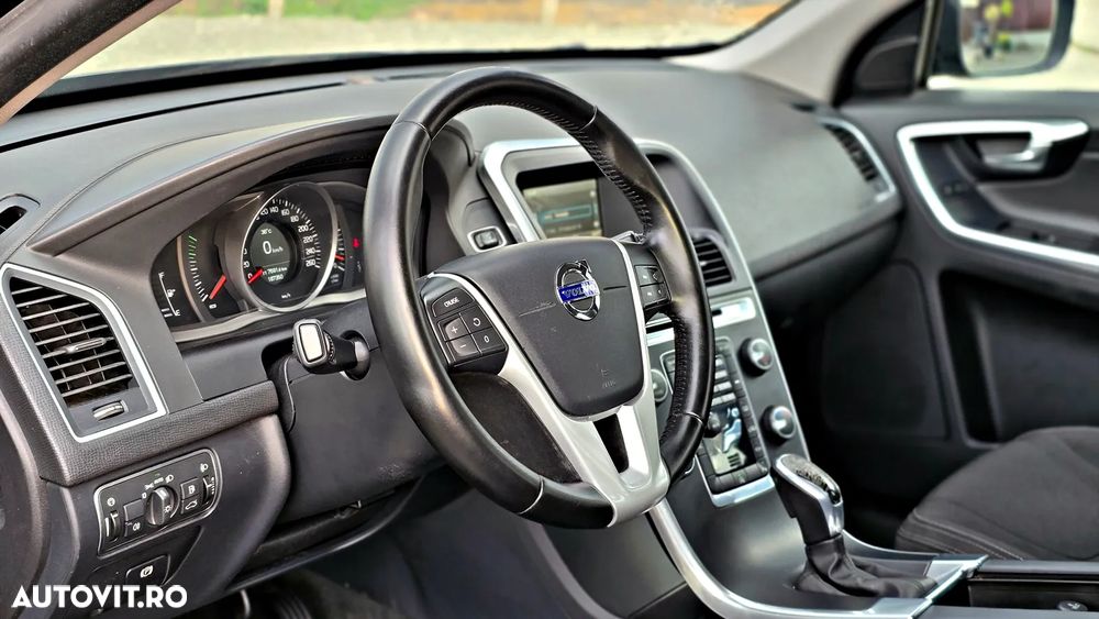 Volvo XC 60 D3 Geartronic Momentum - 12