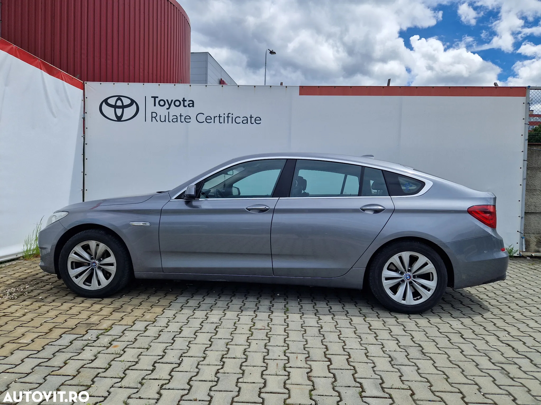 BMW Seria 5 530d Touring Aut. Luxury Line - 7