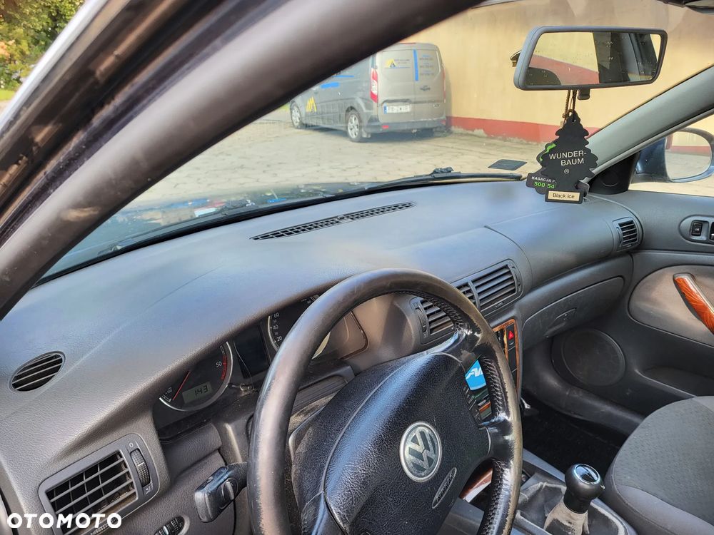 Volkswagen Passat 1.9 TDI Comfortline - 9