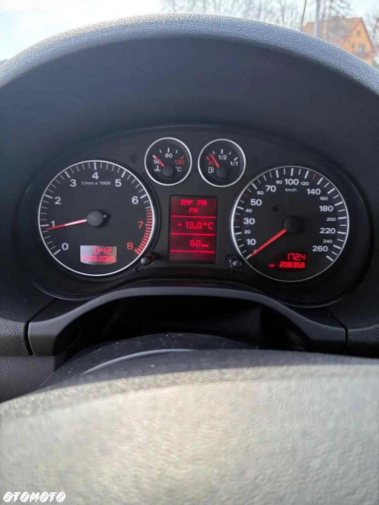 Audi A3 3-drzwiowe 2.0 FSI Ambition - 12