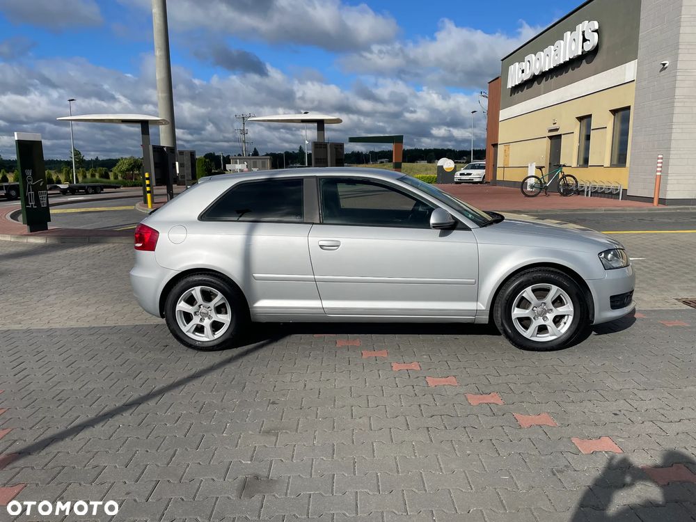 Audi A3 3-drzwiowe 1.6 Ambition - 6