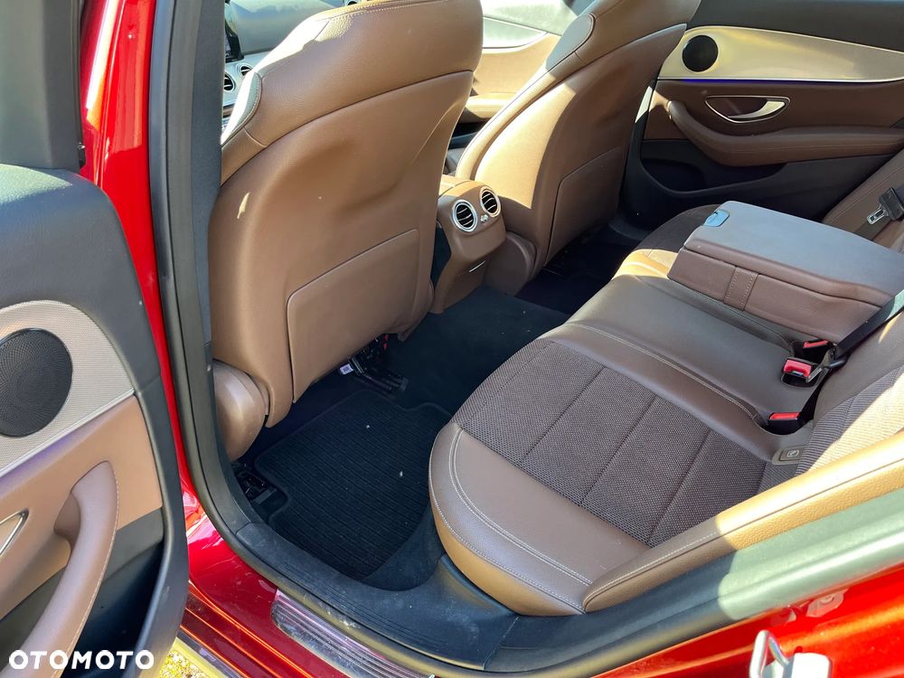 Mercedes-Benz Klasa E 200 d T 9G-TRONIC - 13