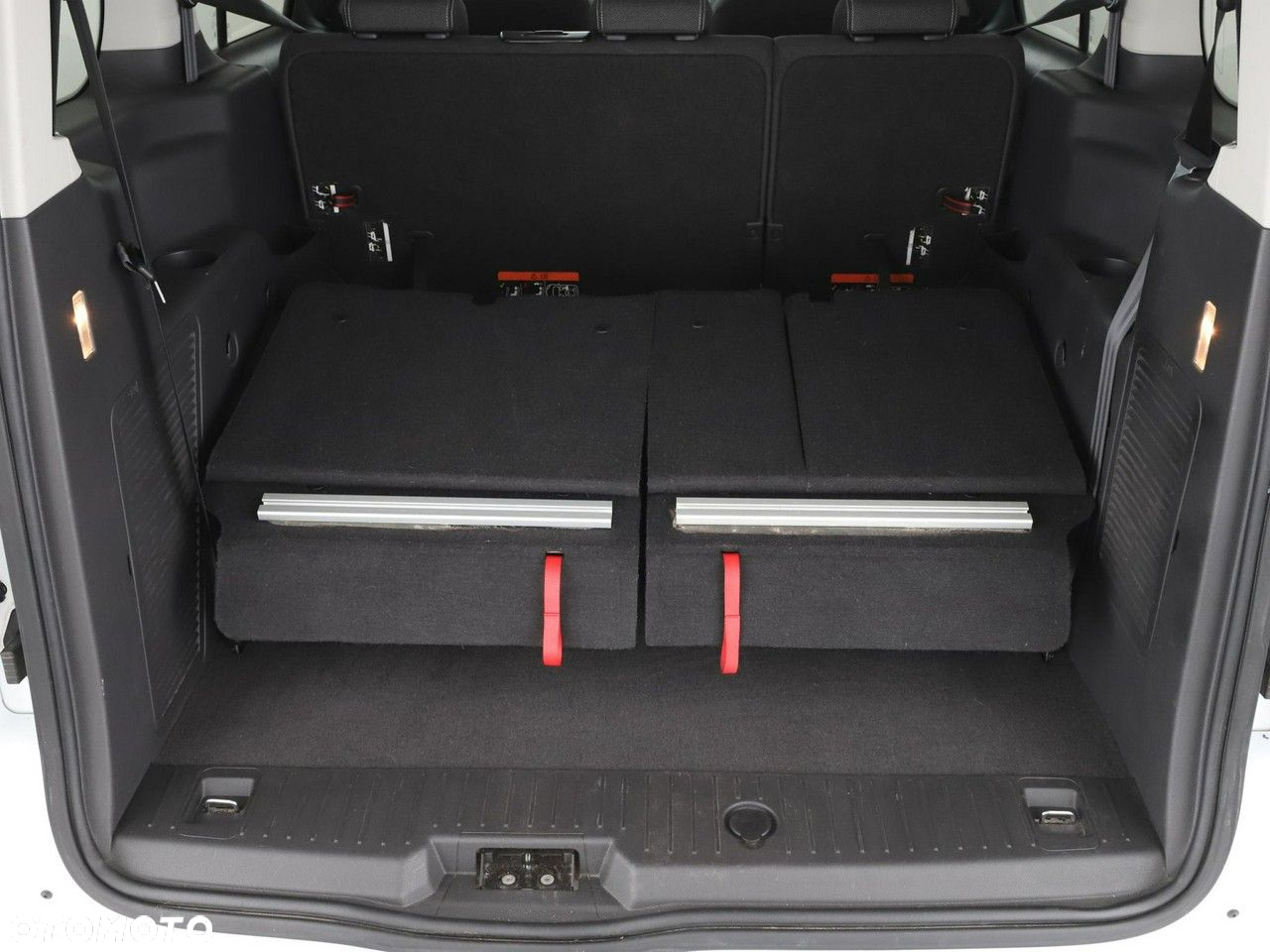 Ford Tourneo Connect Grand - 20