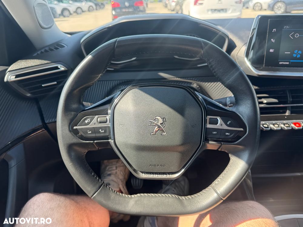Peugeot 2008 BlueHDi 110 Active Pack - 11